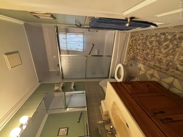 45 West Clearwater Road Lindenhurst, NY 11757 - Photo 11 of 18