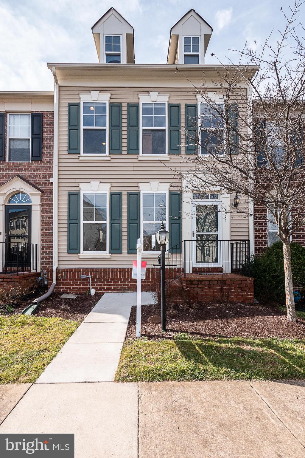 9021 Ribbon Falls Loop Bristow, VA 20136 - Photo 1 of 32 Gallery Image 1