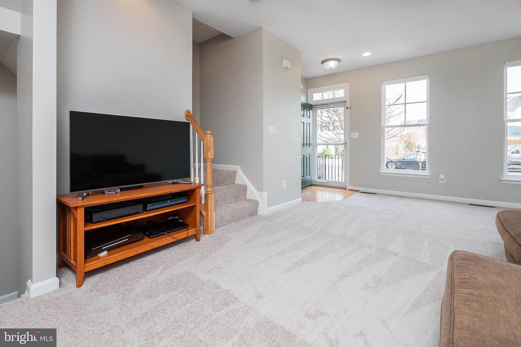 9021 Ribbon Falls Loop Bristow, VA 20136 - Photo 3 of 32 Gallery Image 3