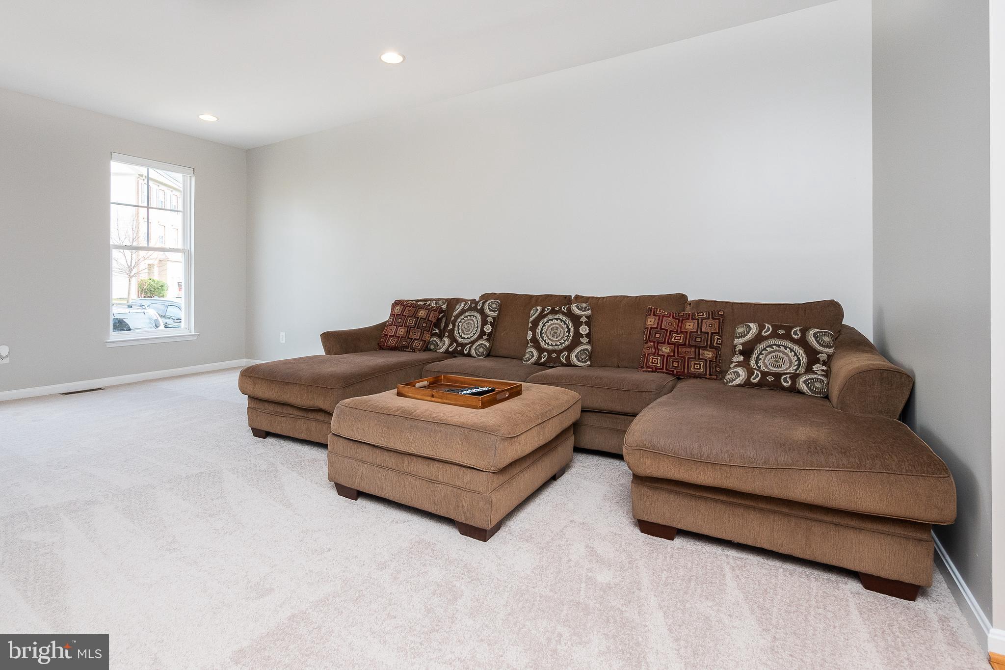 9021 Ribbon Falls Loop Bristow, VA 20136 - Photo 6 of 32 Gallery Image 6