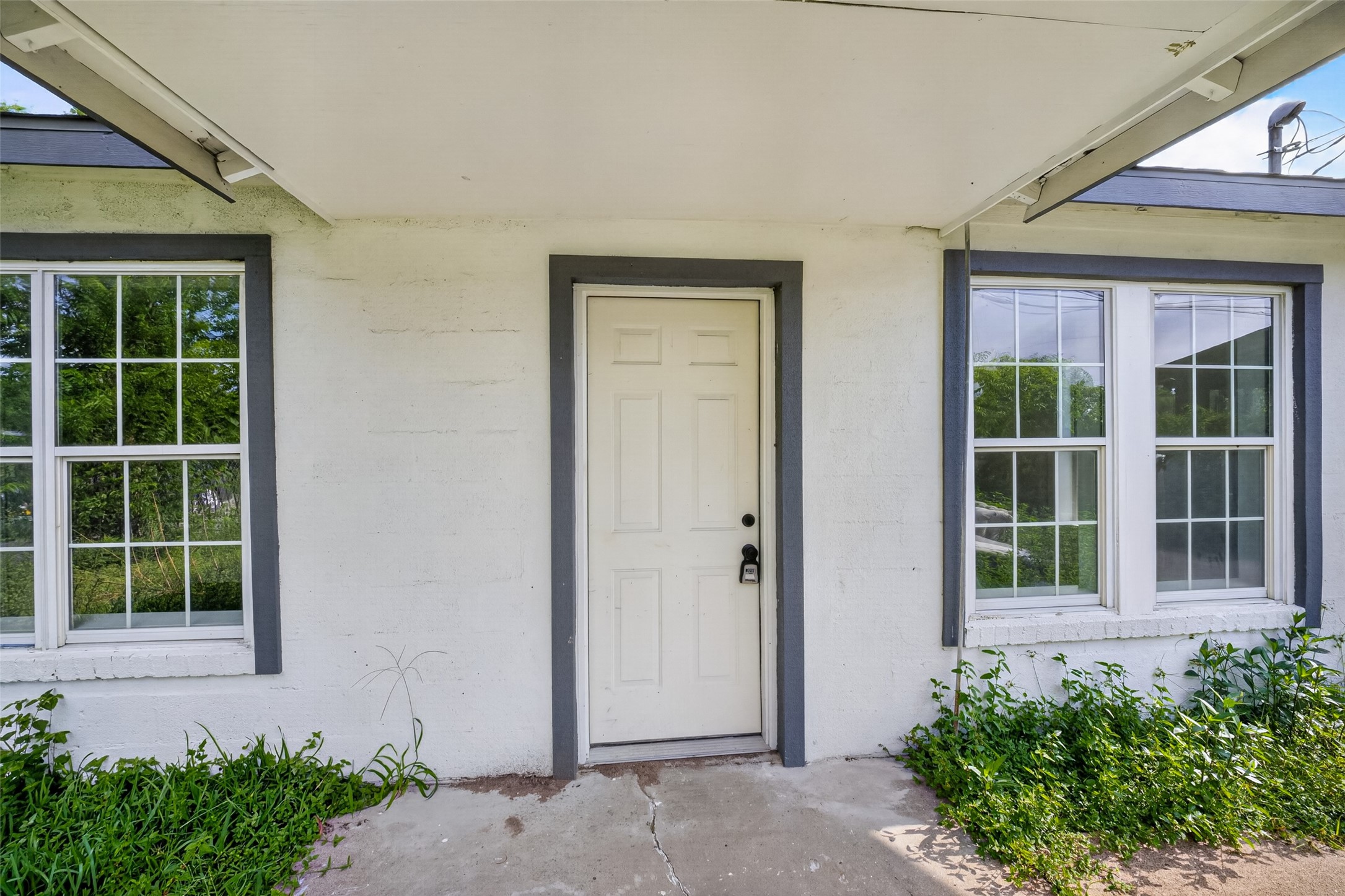4715 Engleford Street Houston, TX 77026 - Photo 6 of 33
