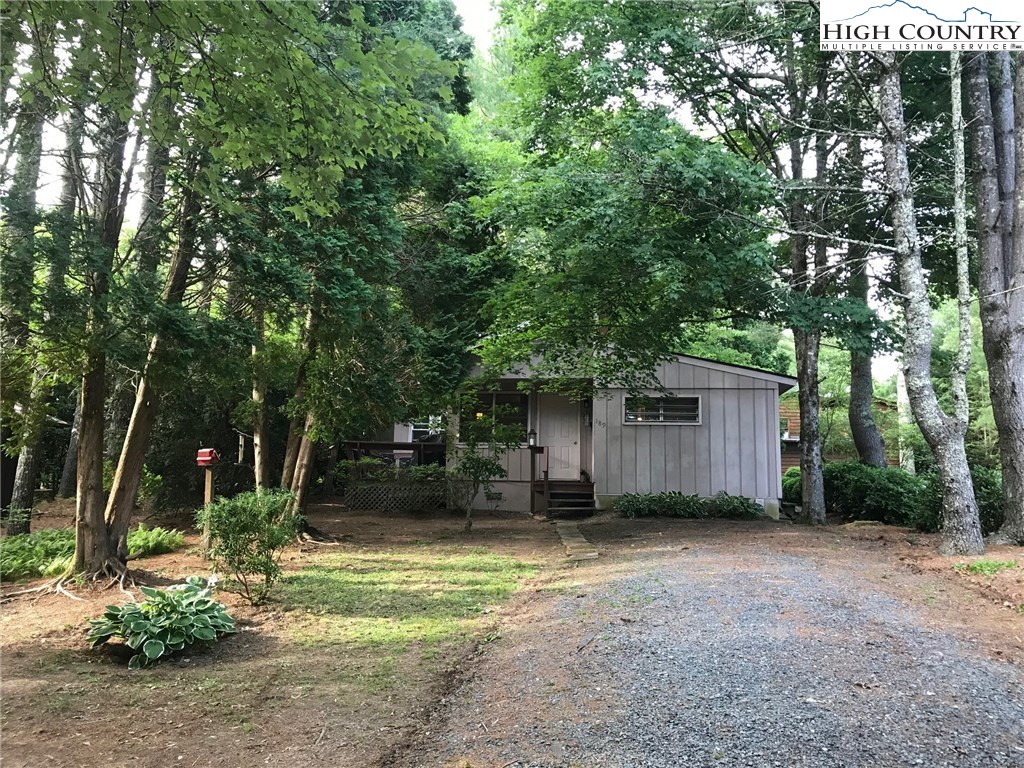 189 Trillium Road Newland, NC 28657 - Photo 1 of 19 Gallery Image 1