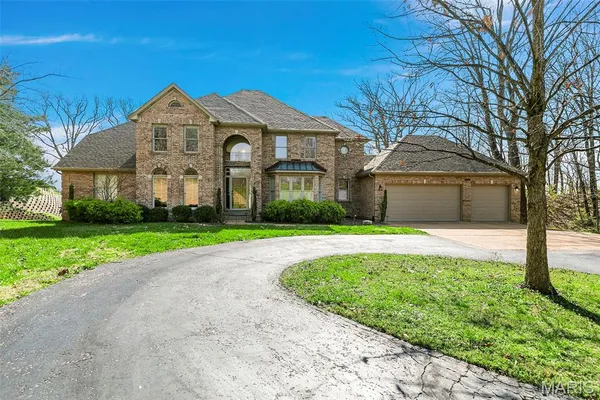 $825,000 | 6686 Clifton Bluffs Court, St. Louis, MO 63129