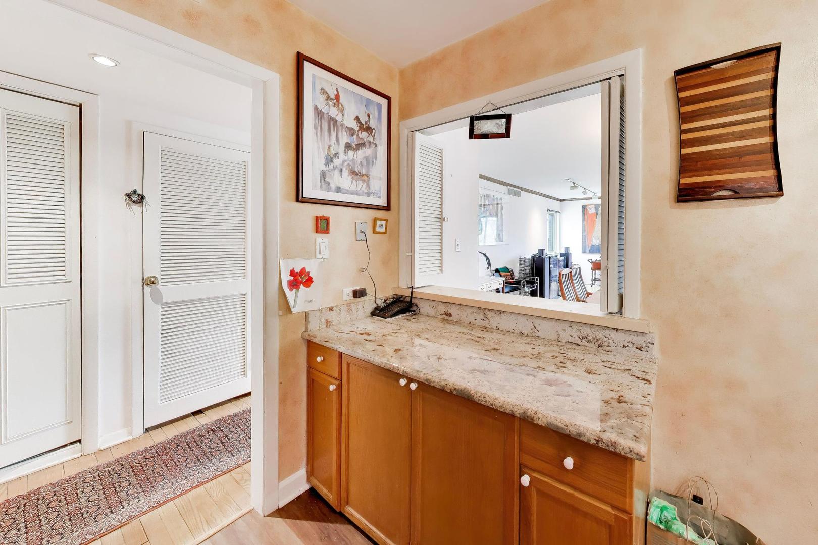 835 Ridge Avenue, Unit 507 Evanston, IL 60202 - Photo 8 of 21