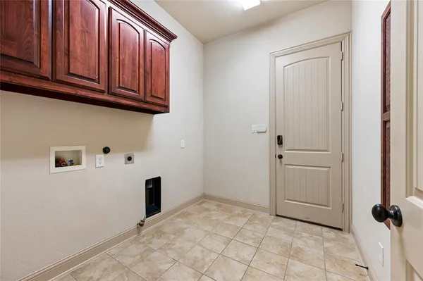 $825,000 | 1010 Lost Valley Drive, Euless, TX 76039