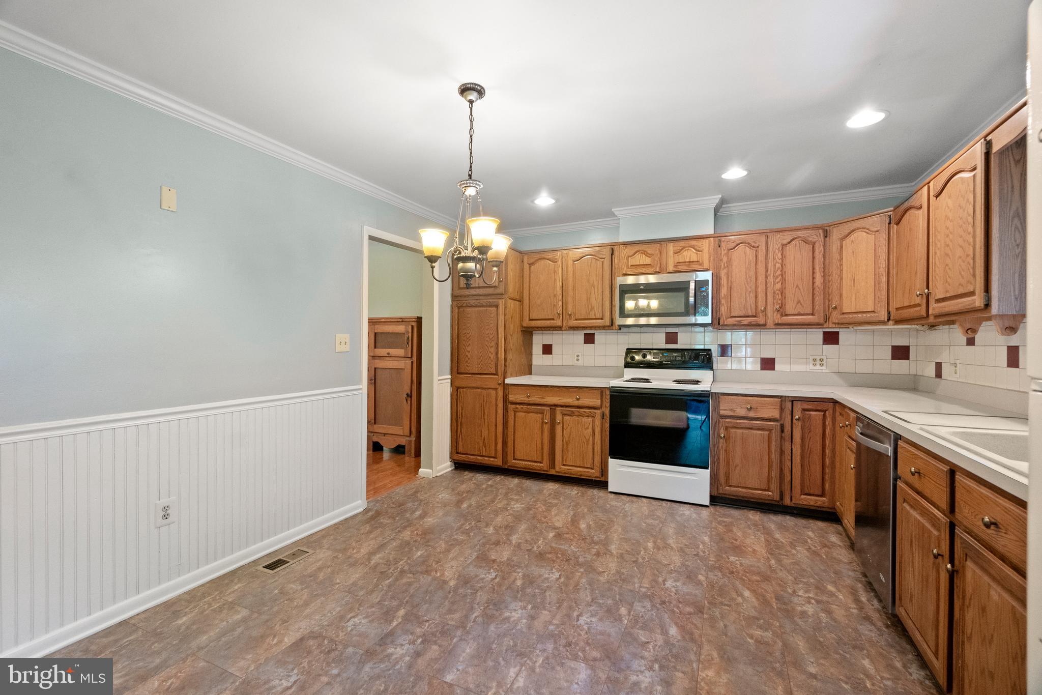 2316 Carrollton Road Westminster, MD 21157 - Photo 11 of 46 Main house-Kitchen