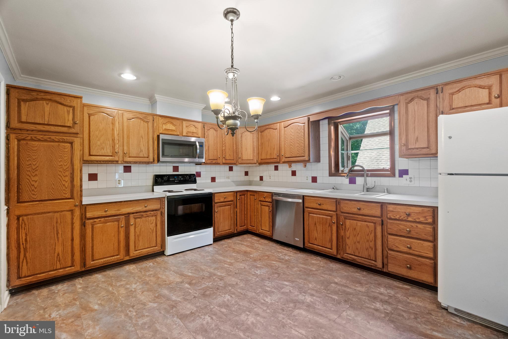 2316 Carrollton Road Westminster, MD 21157 - Photo 12 of 46 Main house-Kitchen