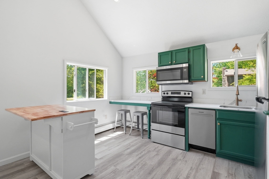 10 Fir Road Pembroke, MA 02359 - Photo 5 of 38