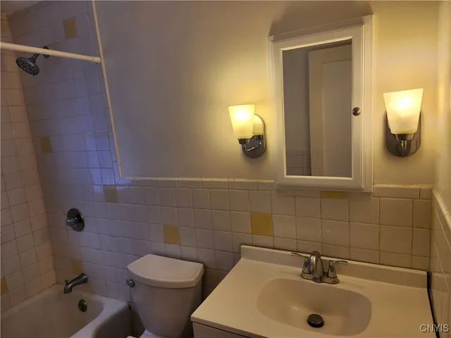 $2,025 | 437 Church Street, Cicero, NY 13212