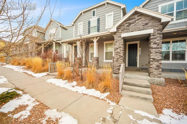 a view of a white building