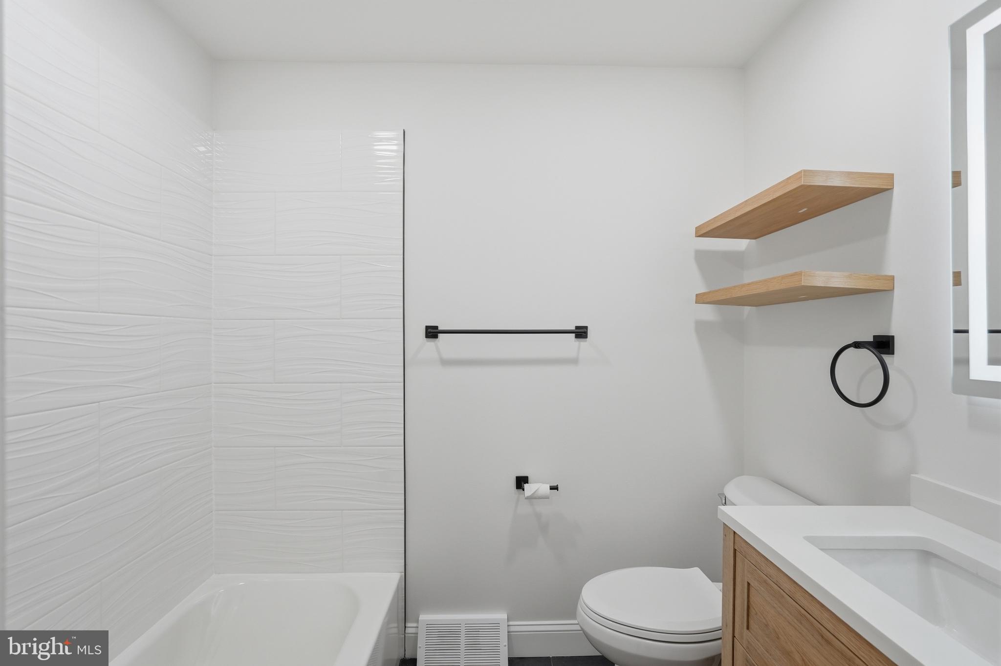 3530 Oakhill Road Philadelphia, PA 19154 - Photo 16 of 59 Bathroom