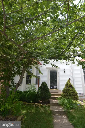 $2,600 | 21774 Kings Crossing Terrace, Ashburn, VA 20147