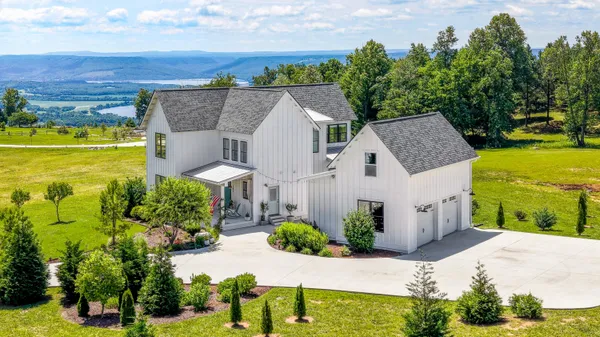 $885,000 | Undisclosed Address, Jasper, TN 37347
