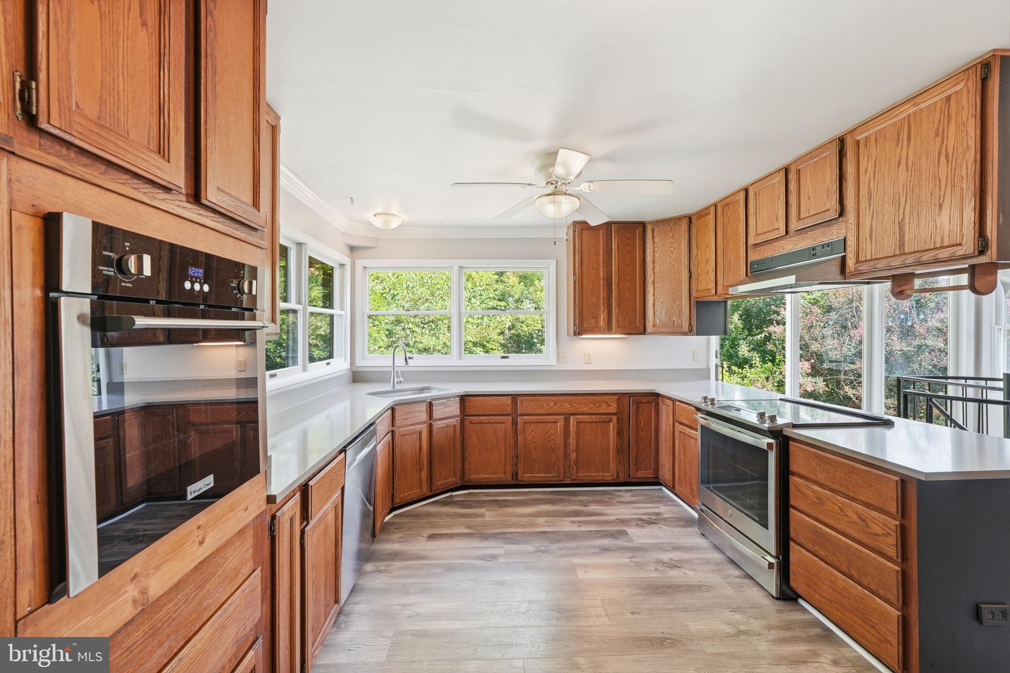 15010 Rolling Ridge Road Haymarket, VA 20169 - Photo 13 of 61 Bright and airy kitchen with charm.