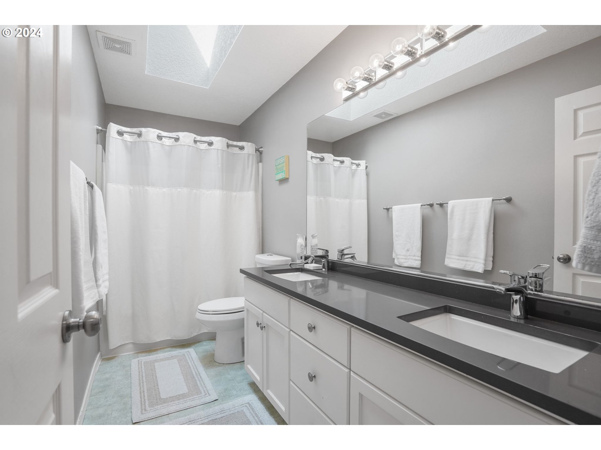 28576 Southwest Cascade Loop Wilsonville, OR 97070 - Photo 20 of 38 Gallery Image 20