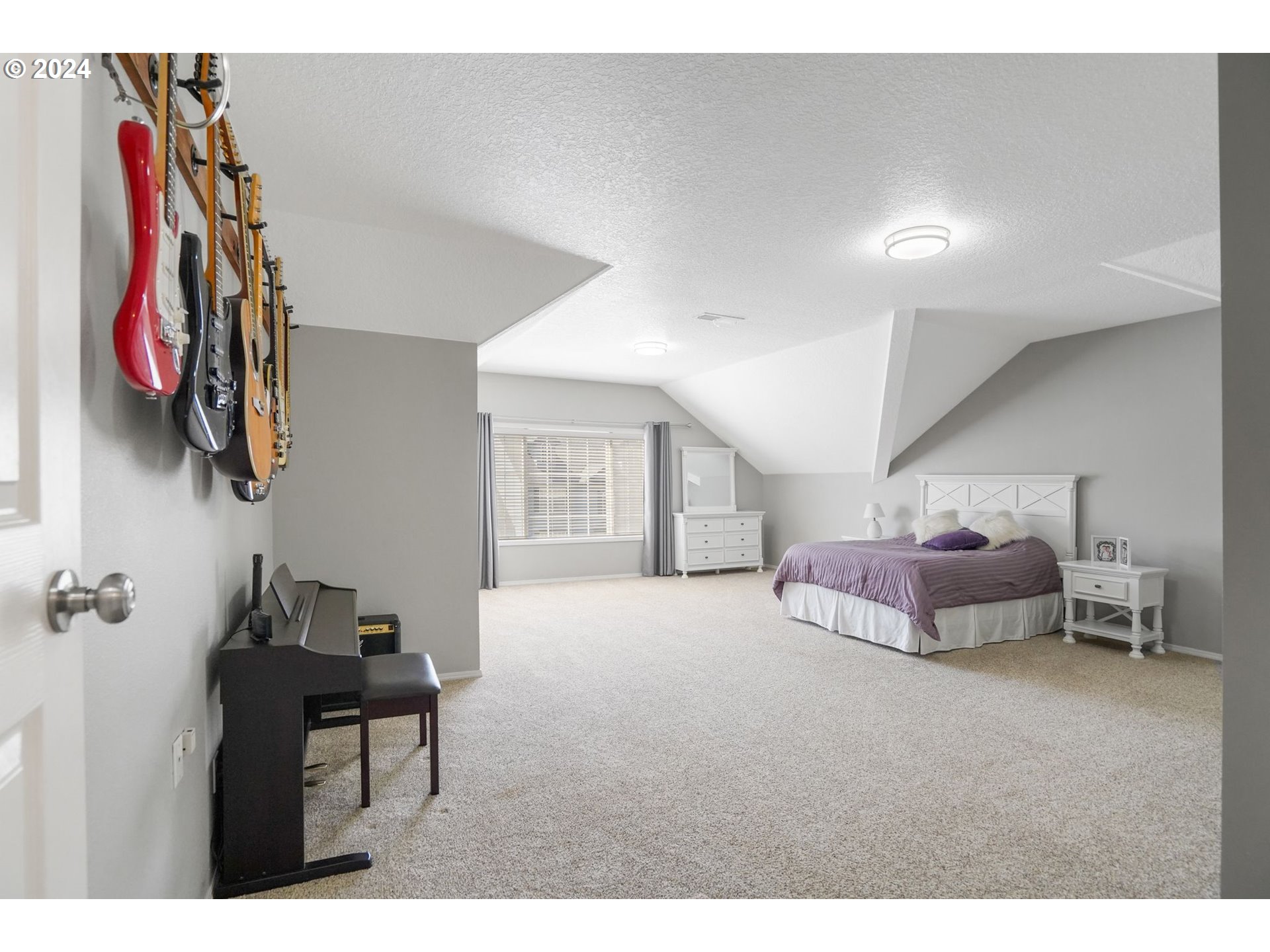 28576 Southwest Cascade Loop Wilsonville, OR 97070 - Photo 21 of 38 Gallery Image 21