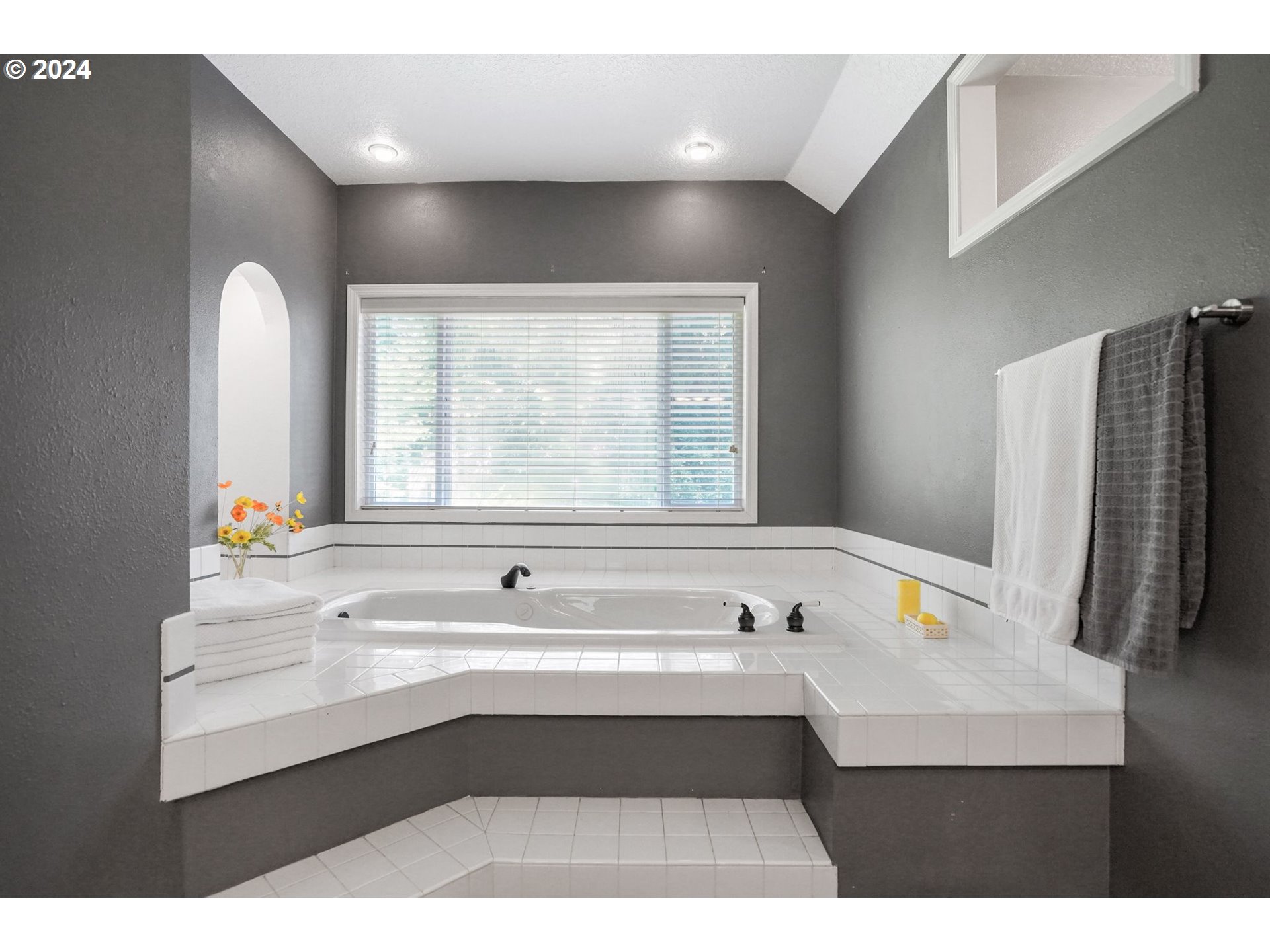 28576 Southwest Cascade Loop Wilsonville, OR 97070 - Photo 31 of 38 Gallery Image 31