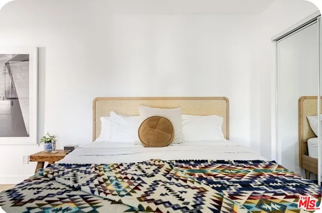 a picture of a table