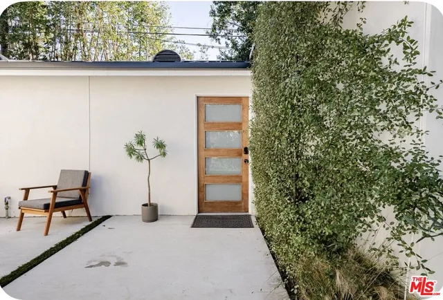 a view of an entryway of a house
