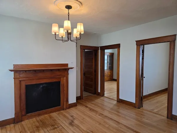 $2,000 | 2 Hillside Street, Unit 3, Worcester, MA 01610
