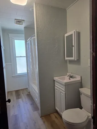 $2,000 | 2 Hillside Street, Unit 3, Worcester, MA 01610