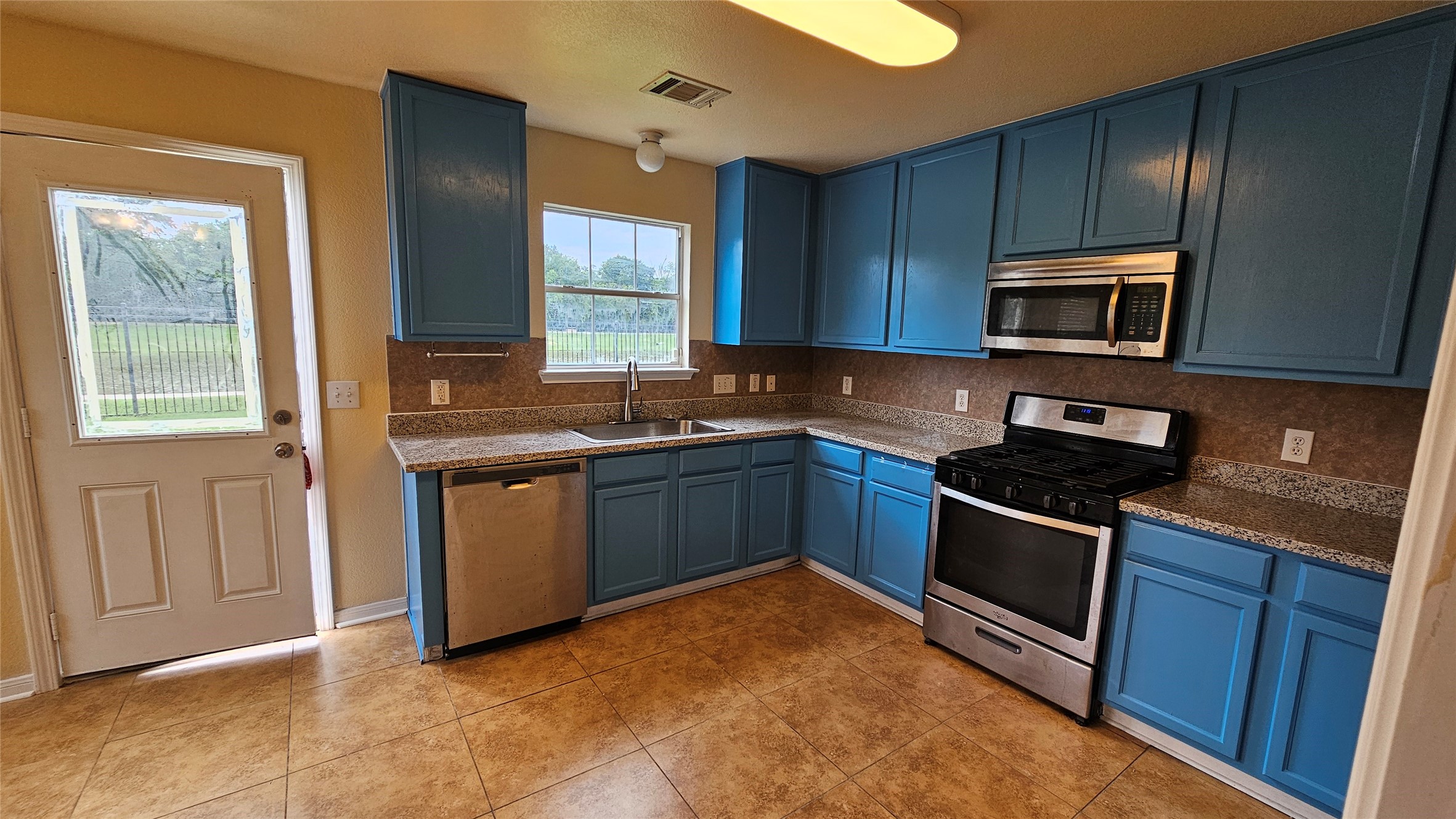 22135 Greengate Drive Spring, TX 77389 - Photo 4 of 44