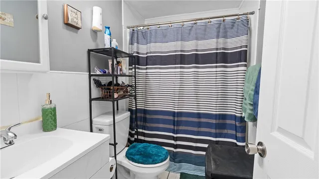 $190,000 | 27 Gillen Avenue, Unit 207B, North Providence, RI 02904