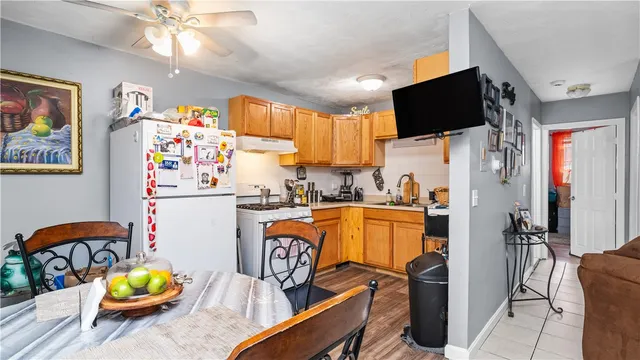 $190,000 | 27 Gillen Avenue, Unit 207B, North Providence, RI 02904