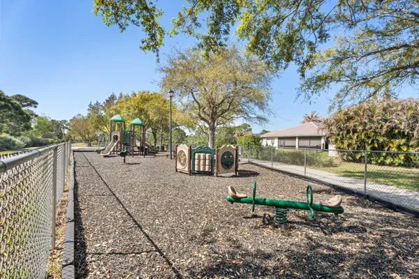 $839,000 | 445 Northwest Sunflower Place, Jensen Beach, FL 34957