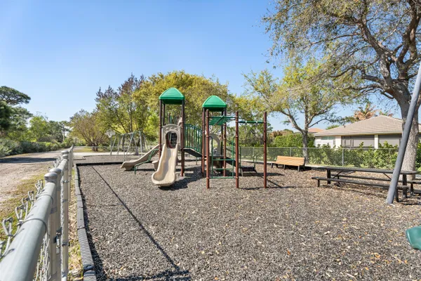 $839,000 | 445 Northwest Sunflower Place, Jensen Beach, FL 34957