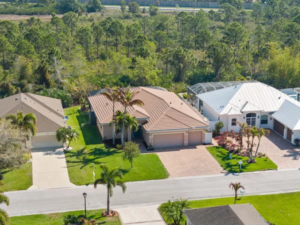 $839,000 | 445 Northwest Sunflower Place, Jensen Beach, FL 34957