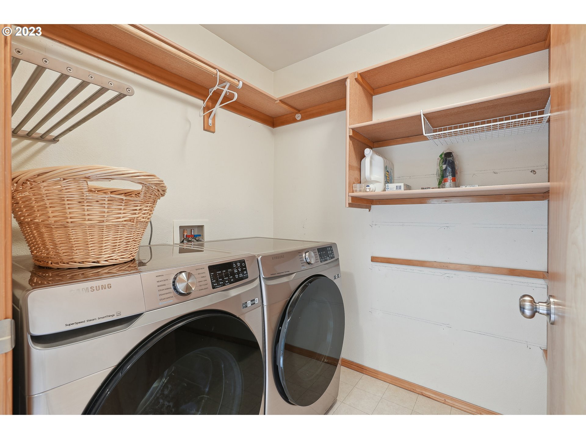 1132 Northeast 6th Street Gresham, OR 97030 - Photo 21 of 29 a utility room with dryer and washer