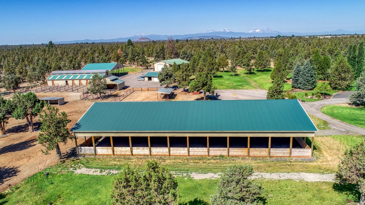 62855 Waugh Road Bend, OR 97701 - Photo 20 of 29 DJI_0321