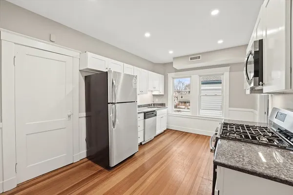 $3,195 | 60 Winslow Avenue, Unit 2, Norwood, MA 02062