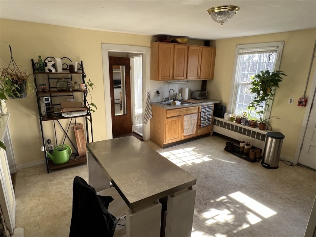 797 Main Street, Unit 3 Amherst, MA 01002 - Photo 4 of 9