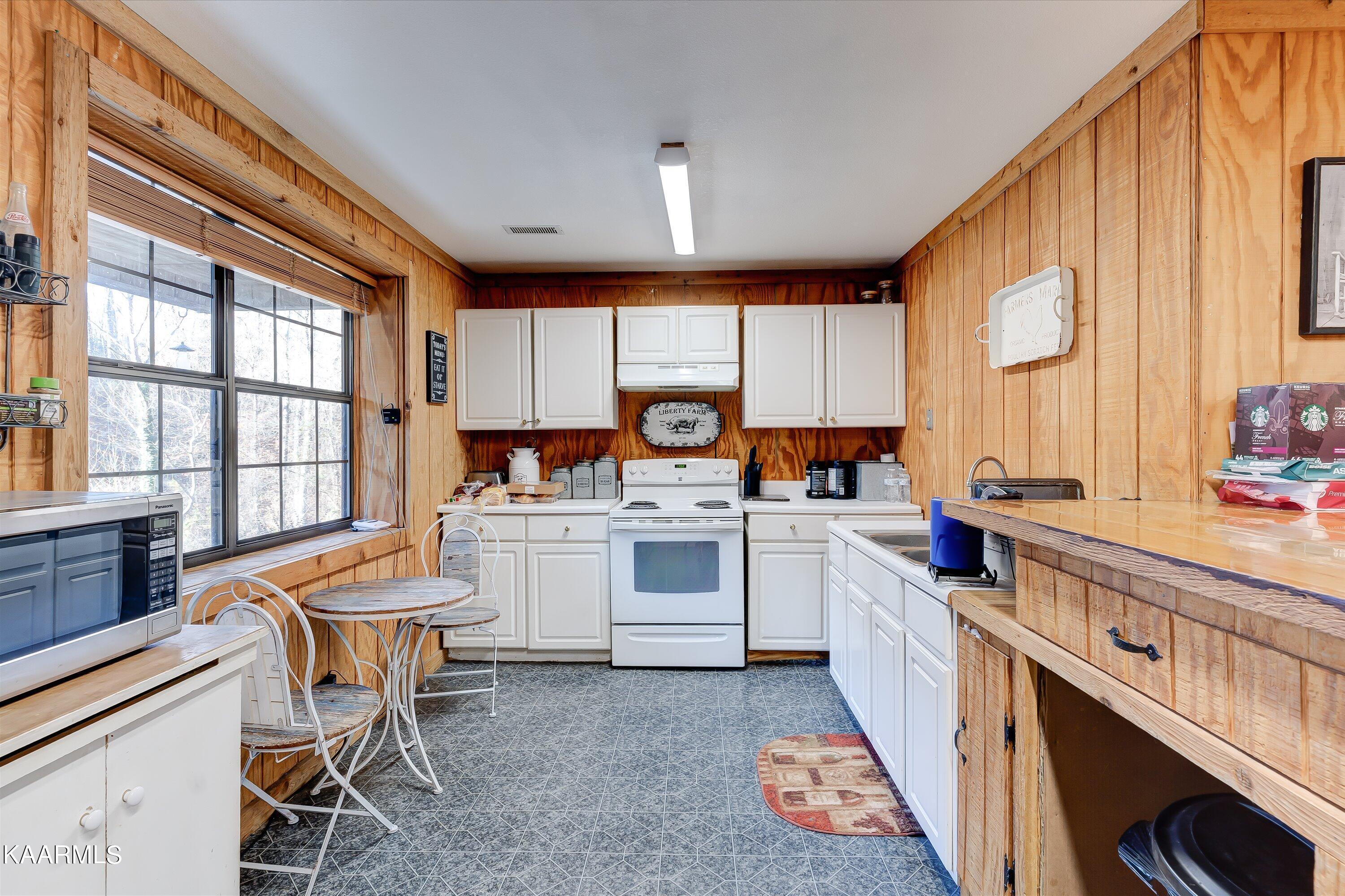 450 Lone Mountain Road Andersonville, TN 37705 - Photo 10 of 30 08-450 Lone Mountain Rd-29