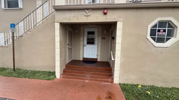 $1,700 | 475 Southeast 8th Street, Unit 115, Deerfield Beach, FL 33441