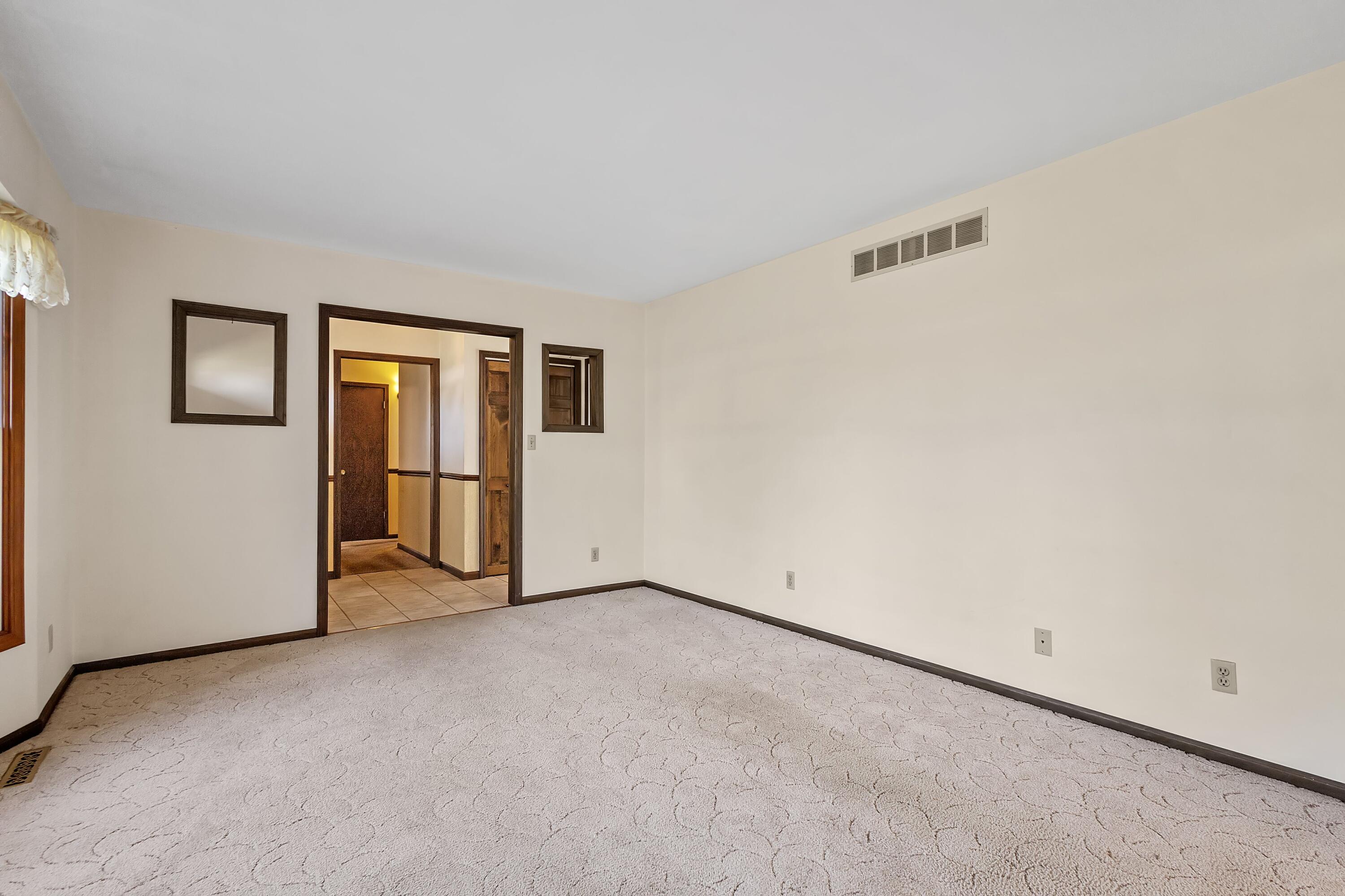 9481 Sullivan Lane Crown Point, IN 46307 - Photo 9 of 78 3000x2000