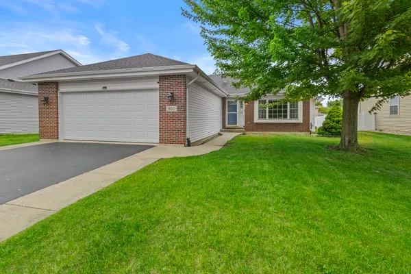 $315,000 | 300 Quail Hollow Drive, Beecher, IL 60401