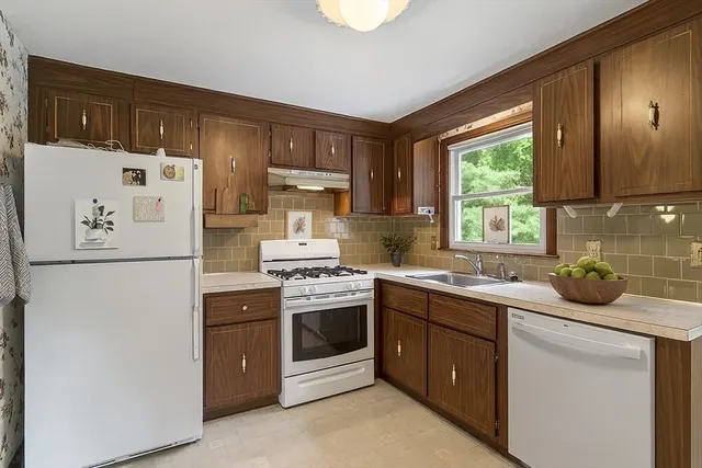 $3,500 | 377 Hosmer Street, Marlborough, MA 01752