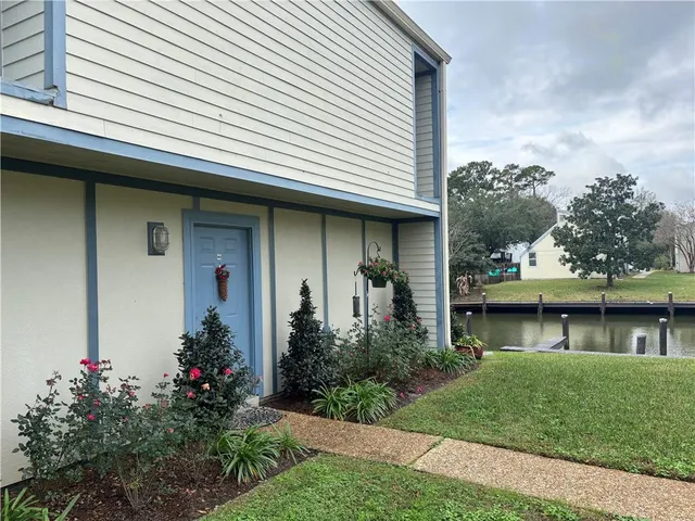 $193,900 | 350 Atalin Street, Unit 10A, Mandeville, LA 70448