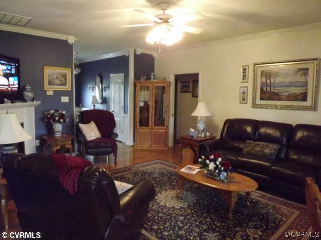 233 Lighthouse Pointe Hopewell, VA 23860 - Photo 4 of 24 Den/Family/Great Room