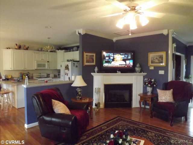 233 Lighthouse Pointe Hopewell, VA 23860 - Photo 5 of 24 Den/Family/Great Room