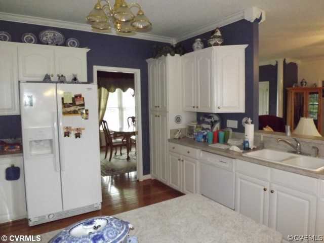 233 Lighthouse Pointe Hopewell, VA 23860 - Photo 8 of 24 Kitchen