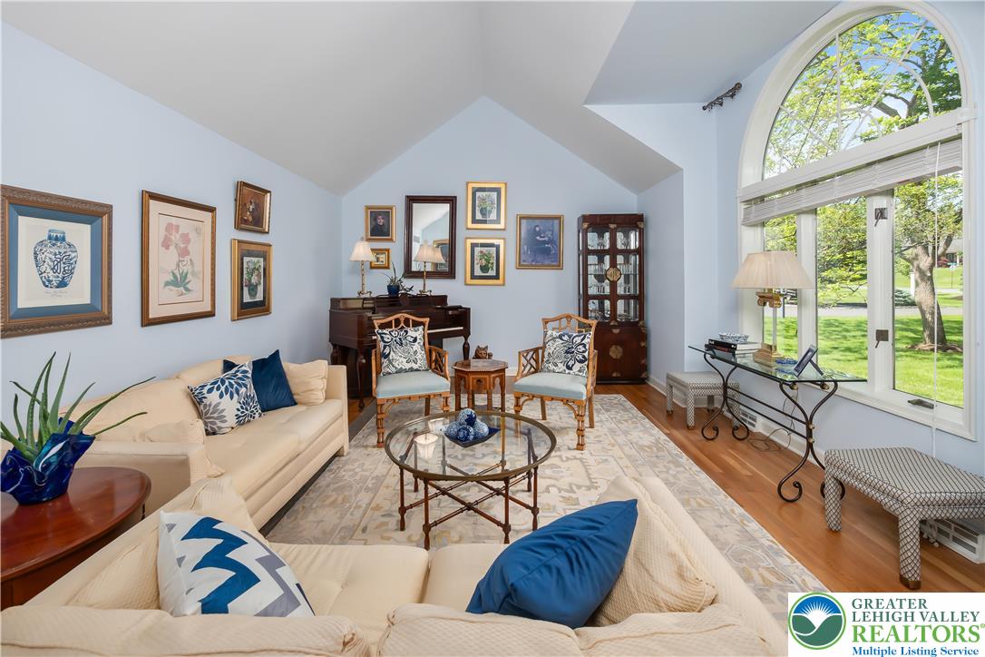 1560 Surrey Road Bethlehem, PA 18015 - Photo 18 of 59 Gallery Image 18