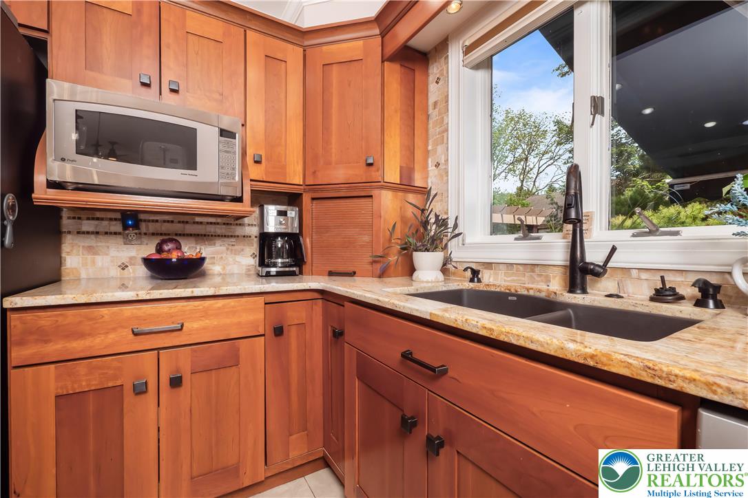 1560 Surrey Road Bethlehem, PA 18015 - Photo 26 of 59 Gallery Image 26