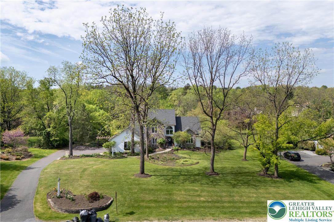 1560 Surrey Road Bethlehem, PA 18015 - Photo 3 of 59 Gallery Image 3