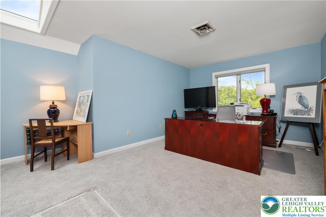 1560 Surrey Road Bethlehem, PA 18015 - Photo 48 of 59 Gallery Image 48