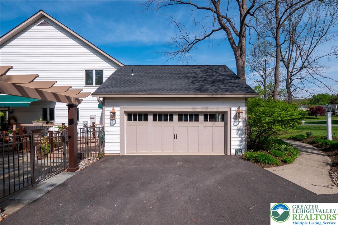 1560 Surrey Road Bethlehem, PA 18015 - Photo 55 of 59 Gallery Image 55