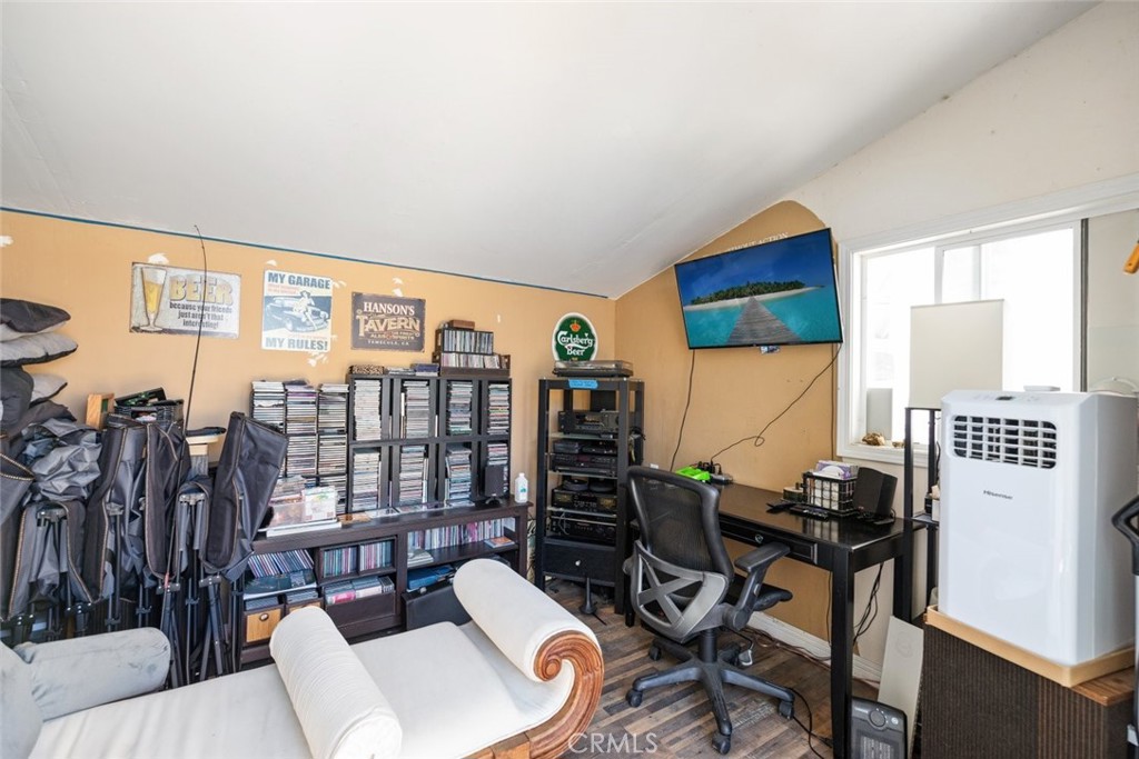 30198 La Primavera Street Temecula, CA 92592 - Photo 27 of 50 a workspace with furniture and a large window